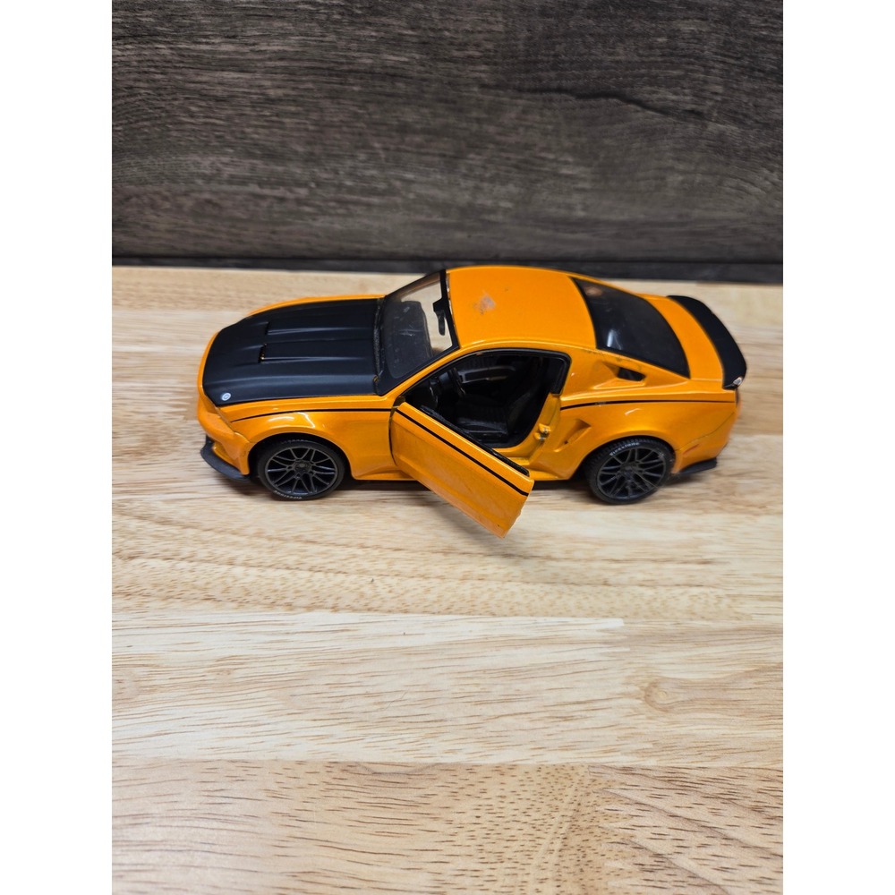 Maisto 2014 Ford Mustang GT 1/24 Scale Diecast Model Car Orange Black Parts